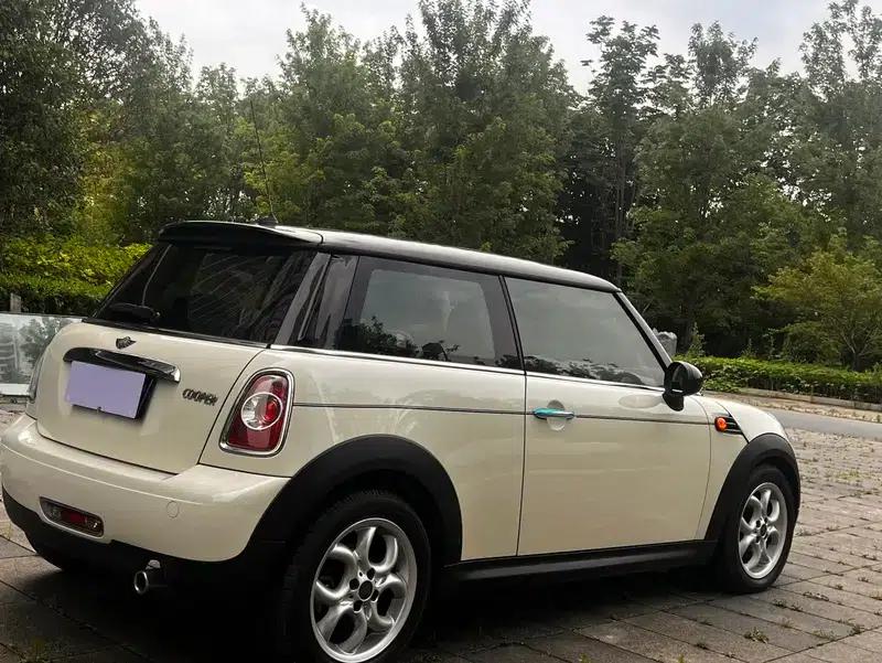 2011 MINI 1.6L COOPER Fun — миниатюра 7
