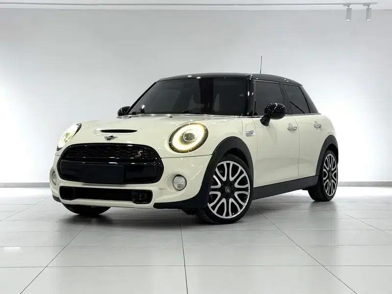 MINI 2019 2.0T COOPER S Artist 5-Door Edition — миниатюра 1
