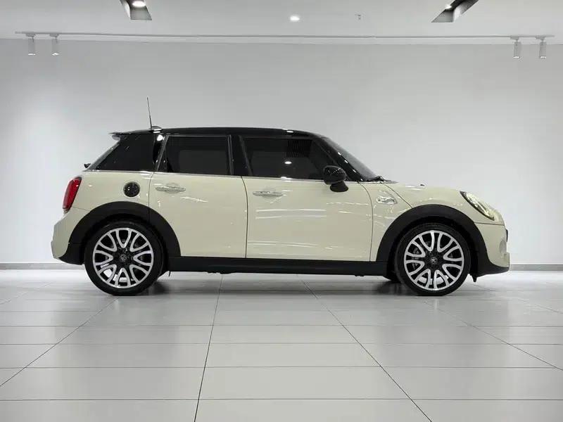 MINI 2019 2.0T COOPER S Artist 5-Door Edition — миниатюра 4