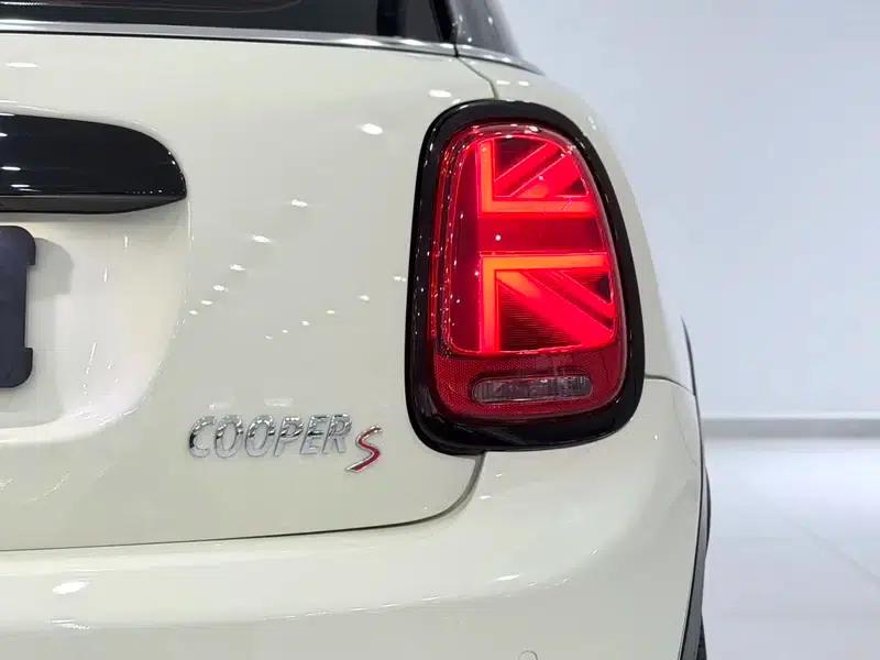 MINI 2019 2.0T COOPER S Artist 5-Door Edition — миниатюра 5