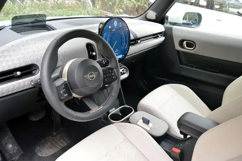 MINI 2025 2.0T COOPER S 3-Door Model - Artist — миниатюра 11