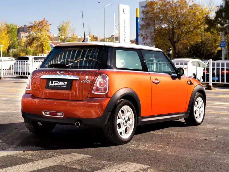 2011 MINI 1.6L COOPER Fun — миниатюра 5