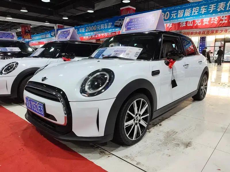 MINI 2022 Facelift 1.5T COOPER Artist 5-Door Edition — миниатюра 1