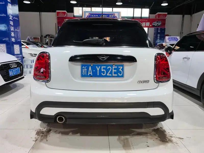 MINI 2022 Facelift 1.5T COOPER Artist 5-Door Edition — миниатюра 5