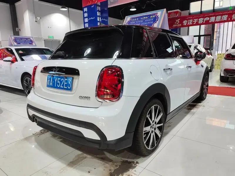 MINI 2022 Facelift 1.5T COOPER Artist 5-Door Edition — миниатюра 6