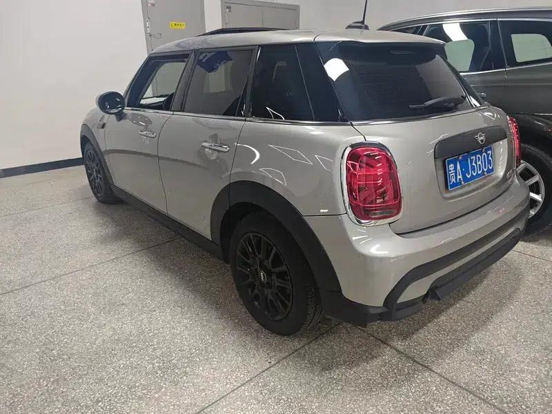 2023 MINI 1.5T ONE 5-Door Edition — миниатюра 3