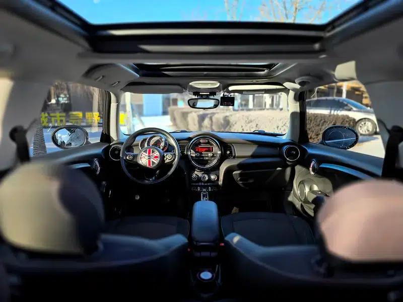 2018 MINI 1.5T ONE PLUS — миниатюра 19