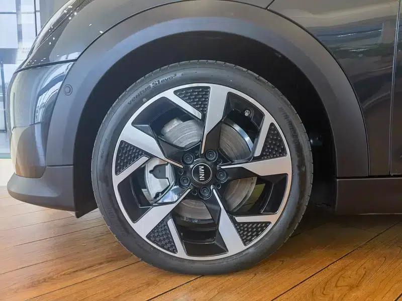 MINI 2025 2.0T COOPER S 5-Door Artist Edition — миниатюра 5