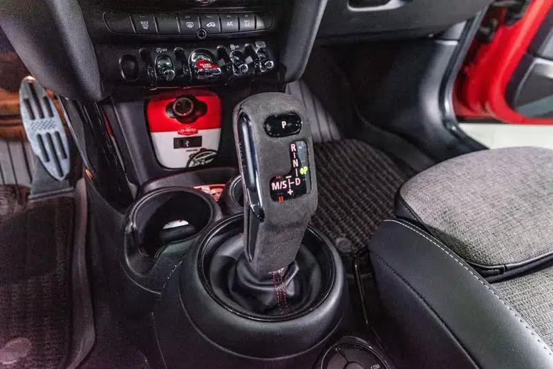 MINI 2020 2.0T COOPER S Classic — миниатюра 13