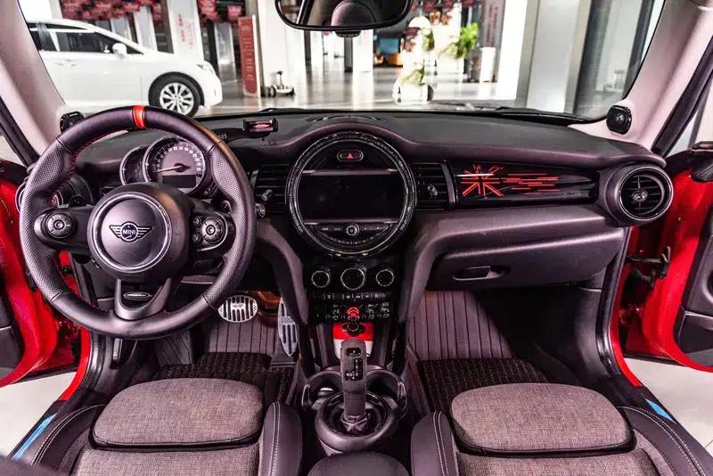 MINI 2020 2.0T COOPER S Classic — миниатюра 14
