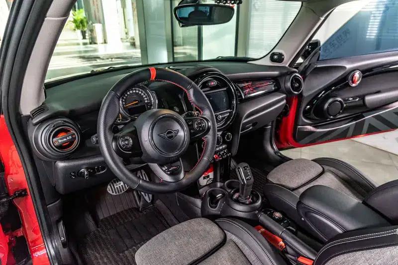 MINI 2020 2.0T COOPER S Classic — миниатюра 10
