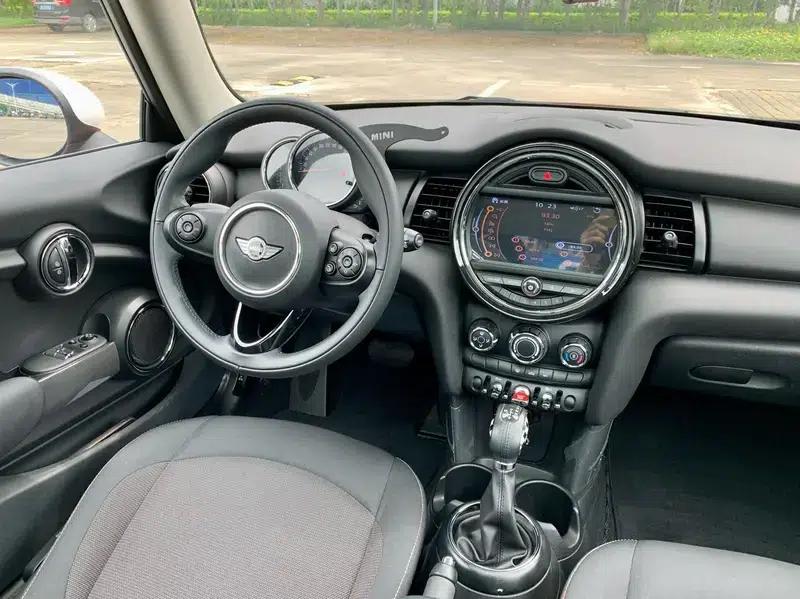 MINI 2016 1.2T ONE Pioneer — миниатюра 12