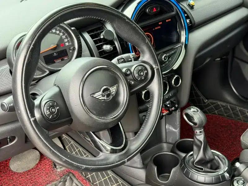 2016 MINI 1.5T COOPER Avant-garde 5-Door Edition — миниатюра 18