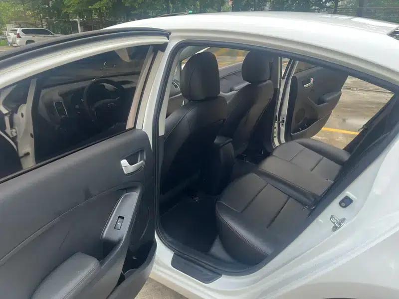 Kia K3 2017 1.6L Automatic 15th Anniversary Special Edition GLS — миниатюра 11