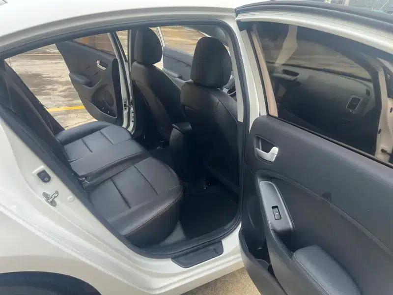 Kia K3 2017 1.6L Automatic 15th Anniversary Special Edition GLS — миниатюра 13