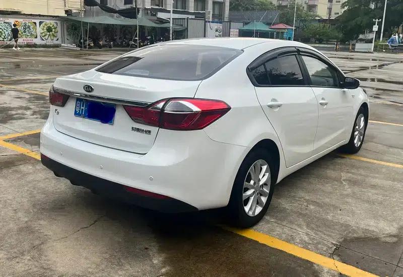 Kia K3 2017 1.6L Automatic 15th Anniversary Special Edition GLS — миниатюра 6