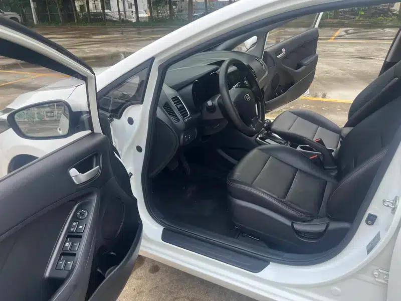 Kia K3 2017 1.6L Automatic 15th Anniversary Special Edition GLS — миниатюра 10