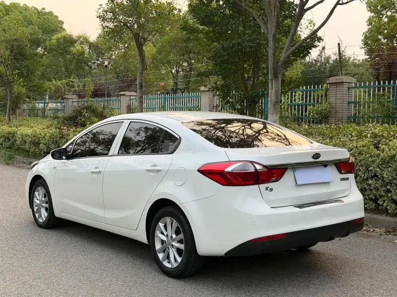 Kia K3 2017 1.6L Automatic 15th Anniversary Special Edition GLS — миниатюра 4