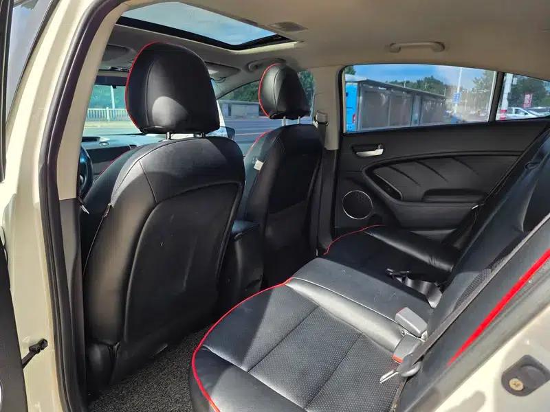 Kia K3 2015 1.6L Manual GLS — миниатюра 9