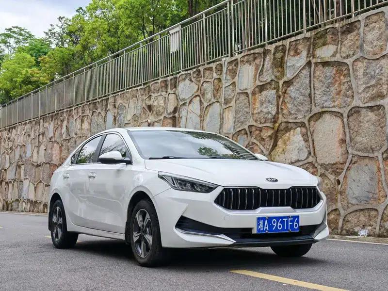 Kia K3 2019 1.5L CVT Elite Edition — миниатюра 3