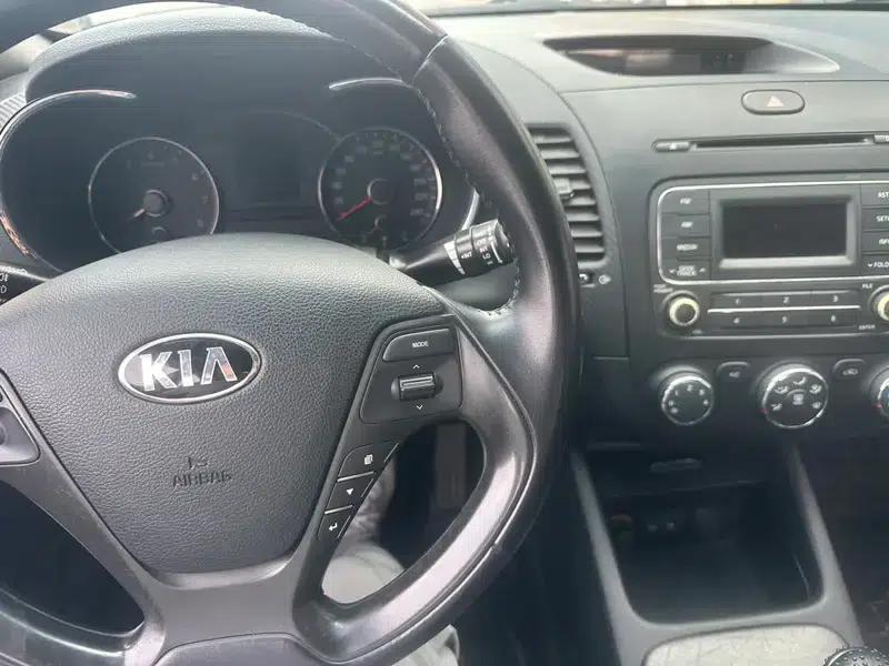 Kia K3 2013 1.6L Manual GLS — миниатюра 8