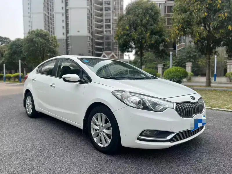 Kia K3 2015 1.6L Automatic GLS — миниатюра 3
