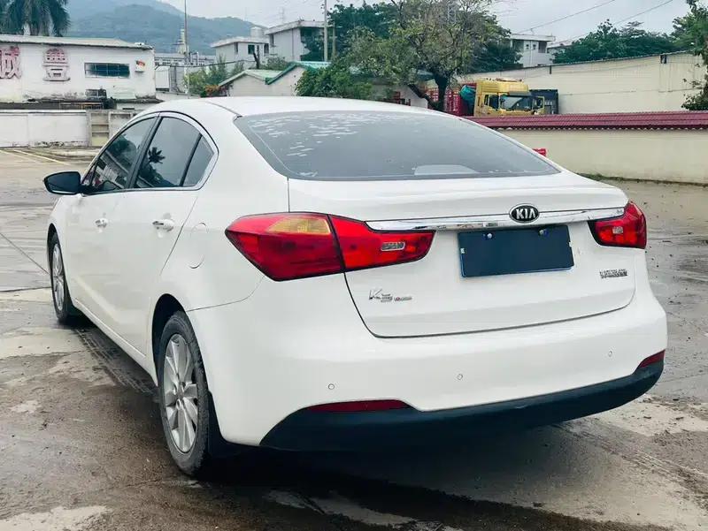 Kia K3 2013 1.6L Automatic GLS — миниатюра 4