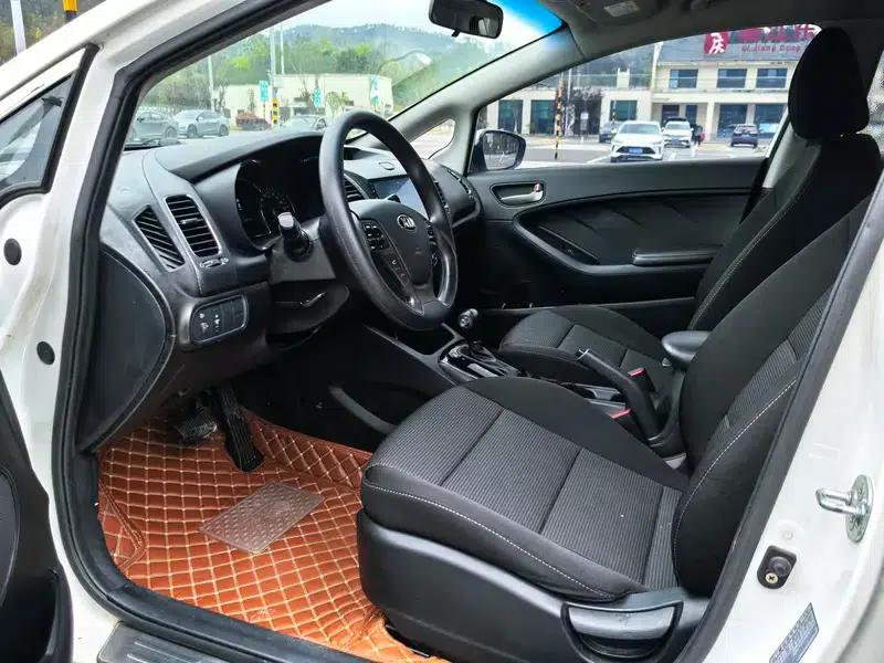 Kia K3 2017 1.6L Automatic 15th Anniversary Special Edition GLS — миниатюра 12