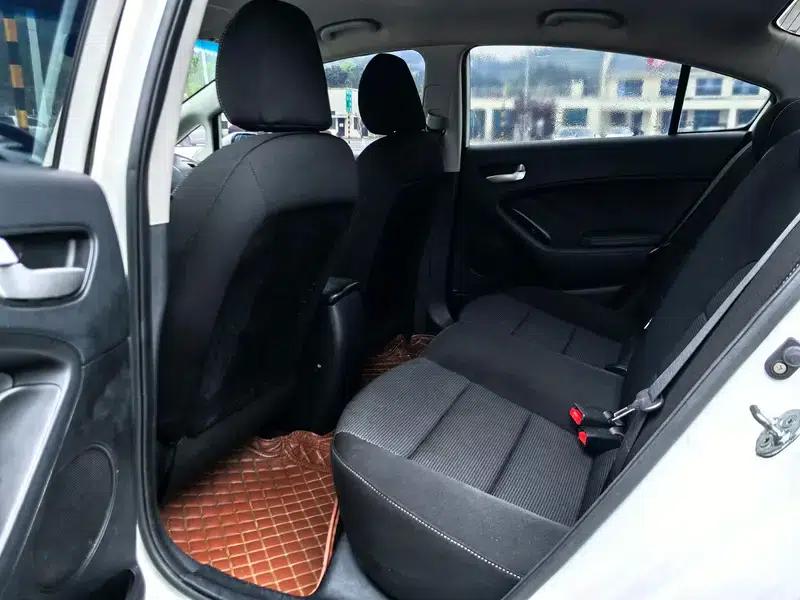 Kia K3 2017 1.6L Automatic 15th Anniversary Special Edition GLS — миниатюра 14