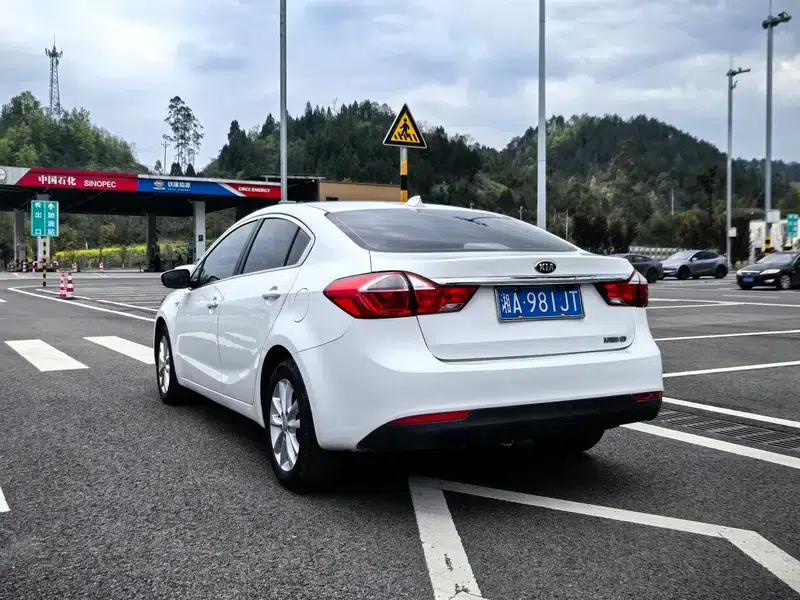 Kia K3 2017 1.6L Automatic 15th Anniversary Special Edition GLS — миниатюра 4