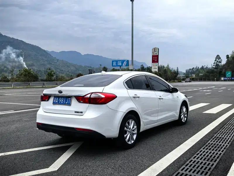 Kia K3 2017 1.6L Automatic 15th Anniversary Special Edition GLS — миниатюра 6