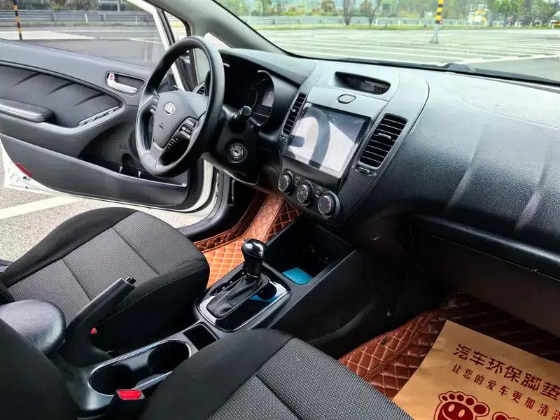 Kia K3 2017 1.6L Automatic 15th Anniversary Special Edition GLS — миниатюра 8