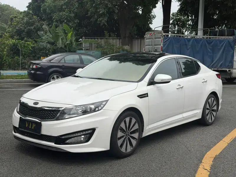 Kia K5 2012 2.0L Automatic GL — миниатюра 1
