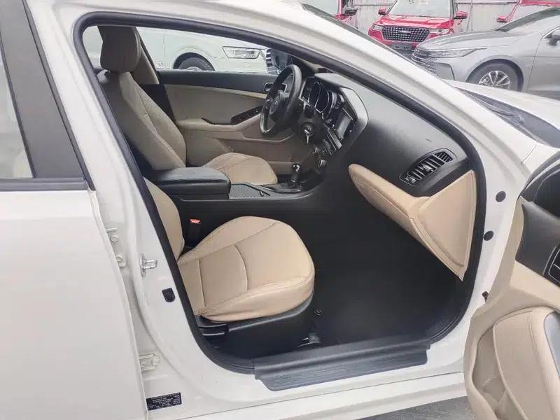 Kia K5 2016 2.0L Automatic GL — миниатюра 8