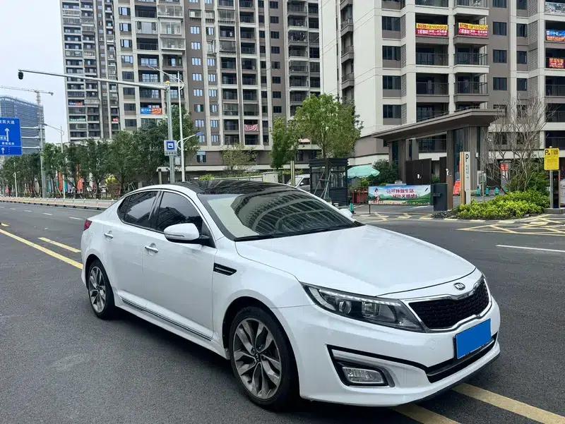 Kia K5 2014 2.0L Automatic Luxury — миниатюра 3