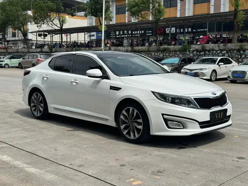 Kia K5 2015 2.0L Automatic GLS — миниатюра 3