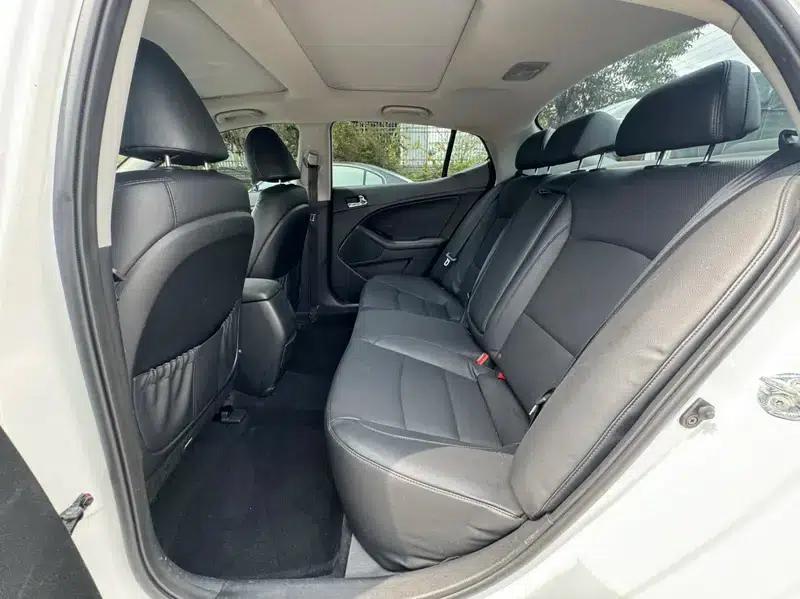Kia K5 2015 2.0L Automatic GLS — миниатюра 9