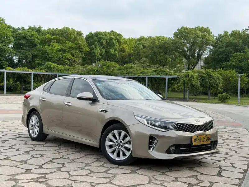 Kia K5 2016 1.6T Automatic LUX — миниатюра 3