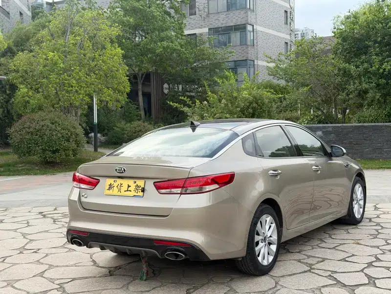 Kia K5 2016 1.6T Automatic LUX — миниатюра 6