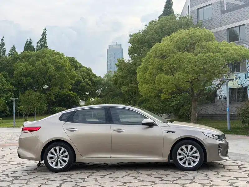 Kia K5 2016 1.6T Automatic LUX — миниатюра 7