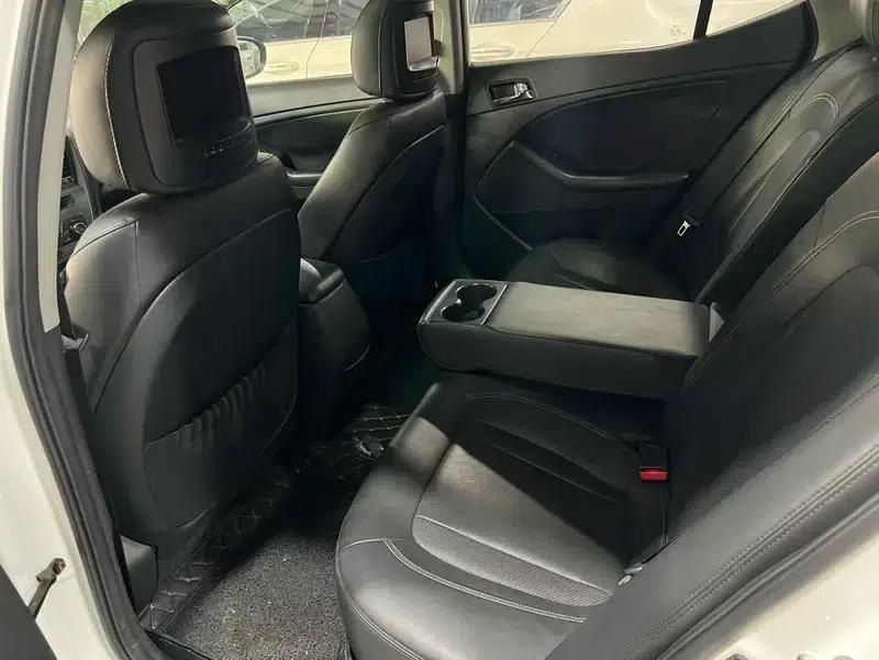 Kia K5 2012 2.0L Automatic GL — миниатюра 9