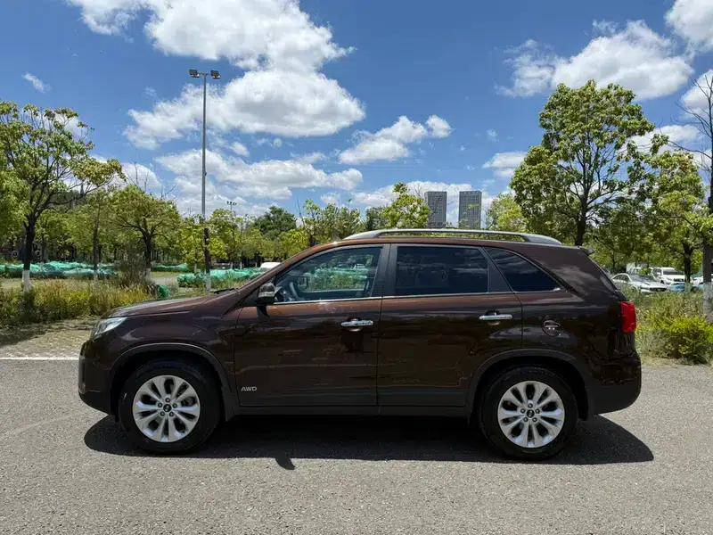2013 Sorento 2.2T 7-seater Diesel Luxury Edition — миниатюра 3