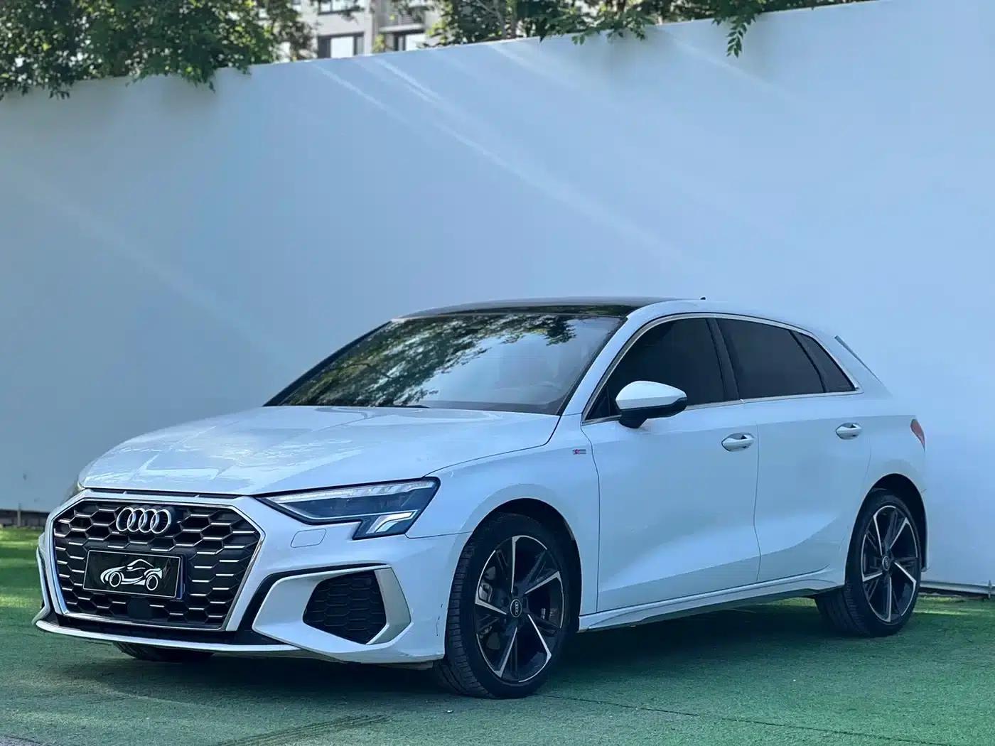 Audi A3 2022 Sportback 35 TFSI Fashion Sport — миниатюра 1