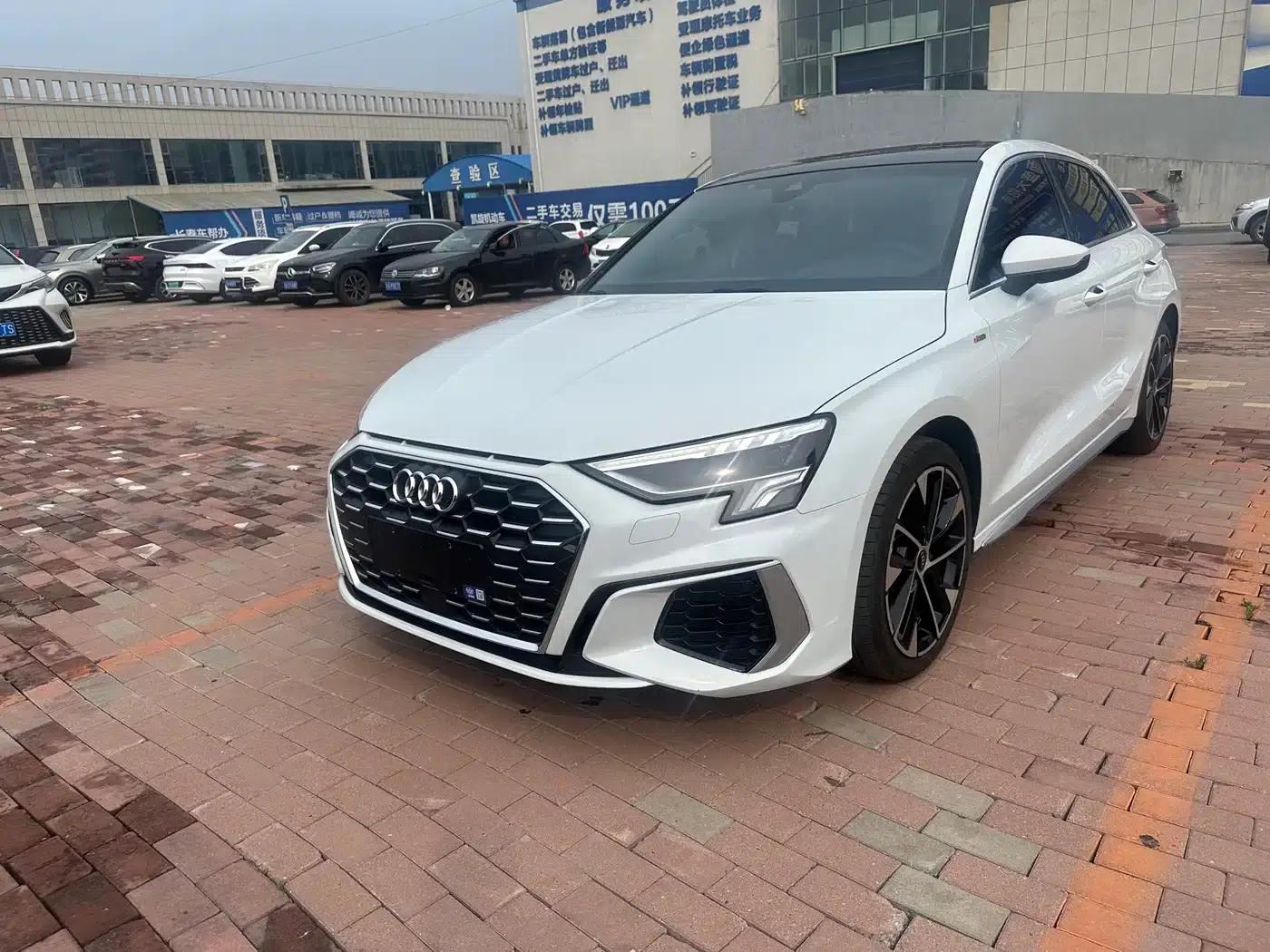 Audi A3 2023 Sportback 35 TFSI Fashion Sport — миниатюра 1