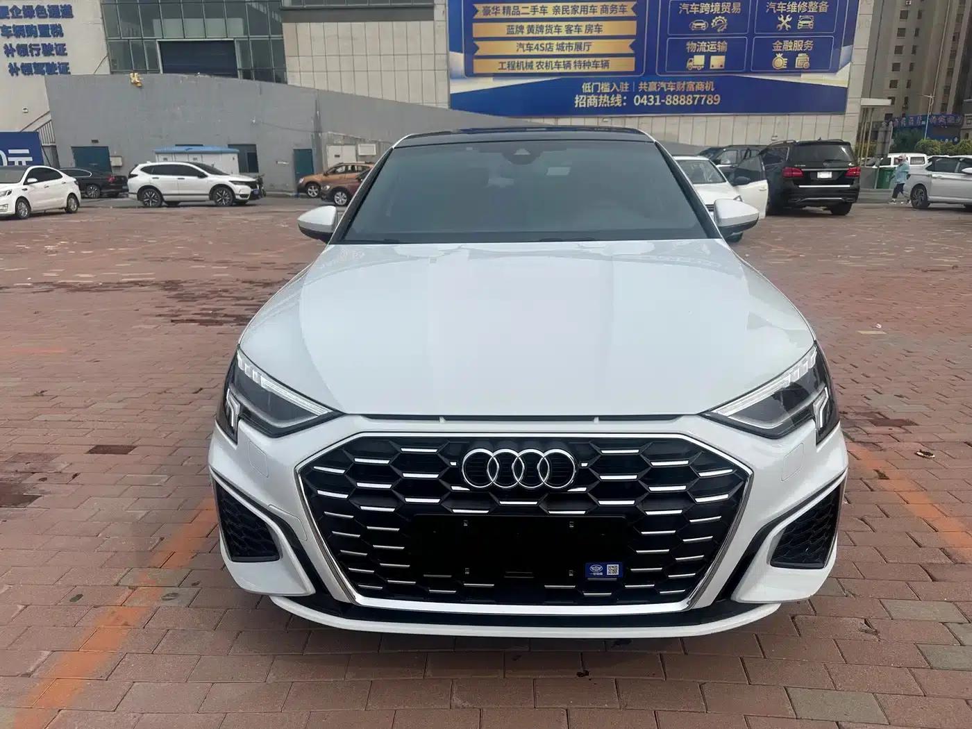 Audi A3 2023 Sportback 35 TFSI Fashion Sport — миниатюра 2