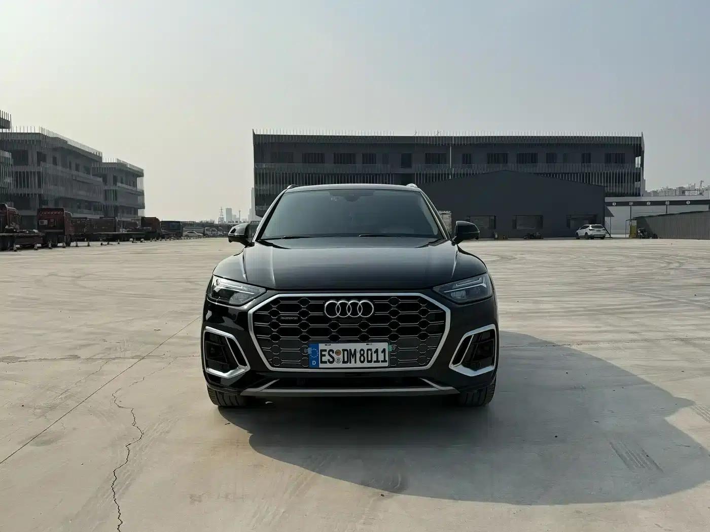 Audi Q5L 2022 40T RS Package Sport Edition — миниатюра 2