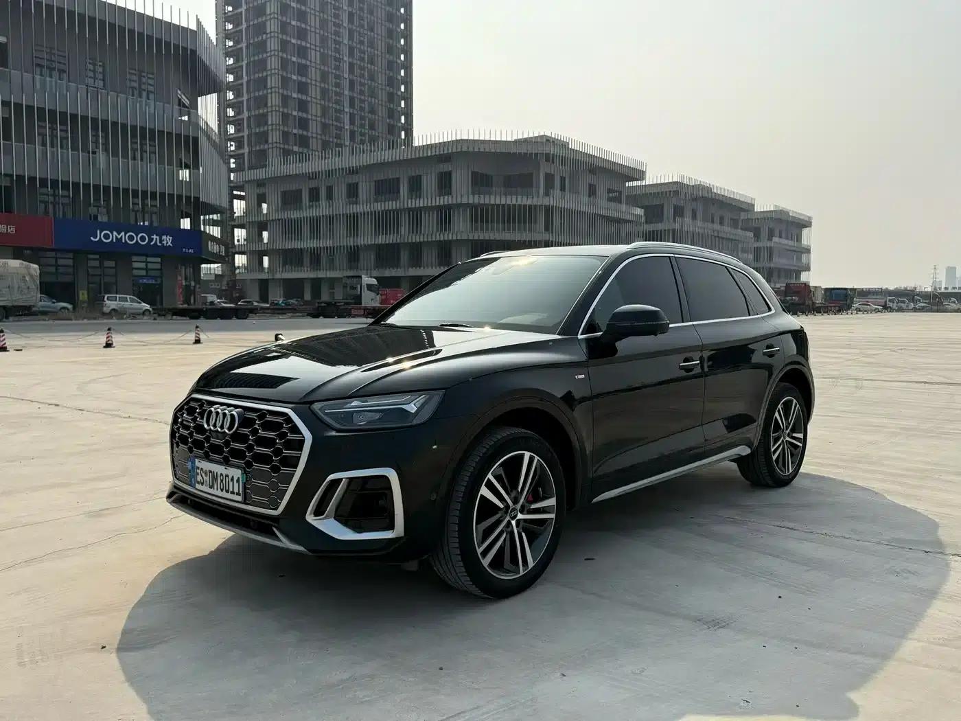Audi Q5L 2022 40T RS Package Sport Edition — миниатюра 3