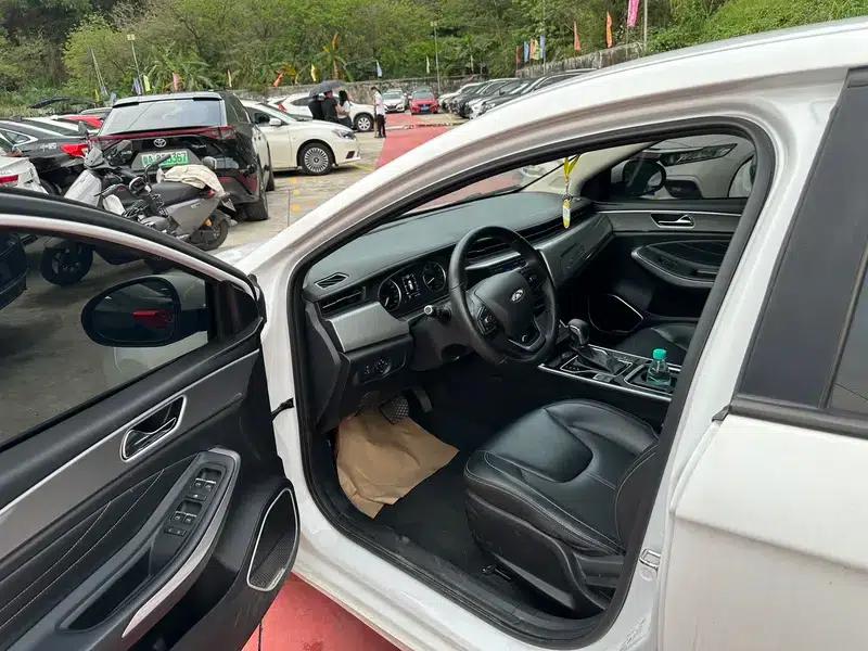 Chery Arrizo 5 2021 Pro 1.5L CVT Youth Edition — миниатюра 8