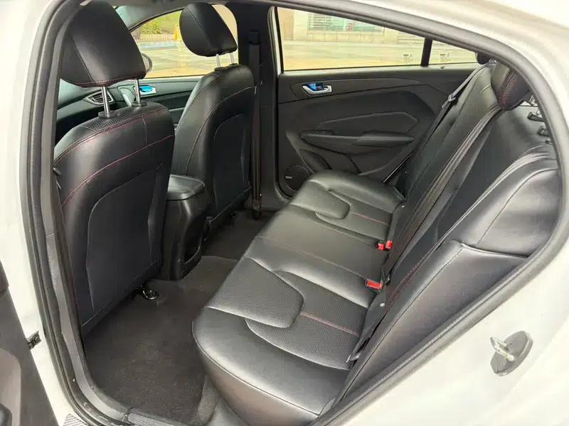 Chery Arrizo 5 2017 1.5L CVT Deluxe Edition — миниатюра 14