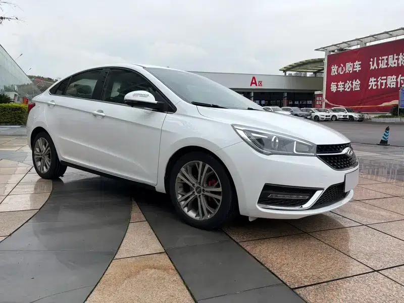 Chery Arrizo 5 2017 1.5L CVT Deluxe Edition — миниатюра 3